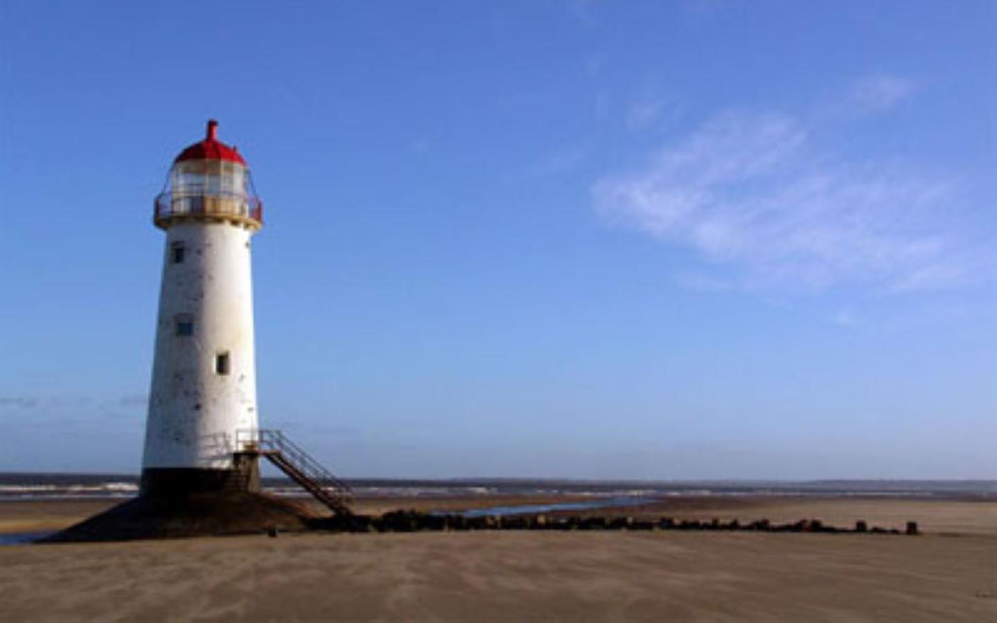 Vale View Apartment, Prestatyn, North Wales - A Stylish, Dog-Friendly Holiday Let Just A 5 Min Walk To Beach & Town! Экстерьер фото