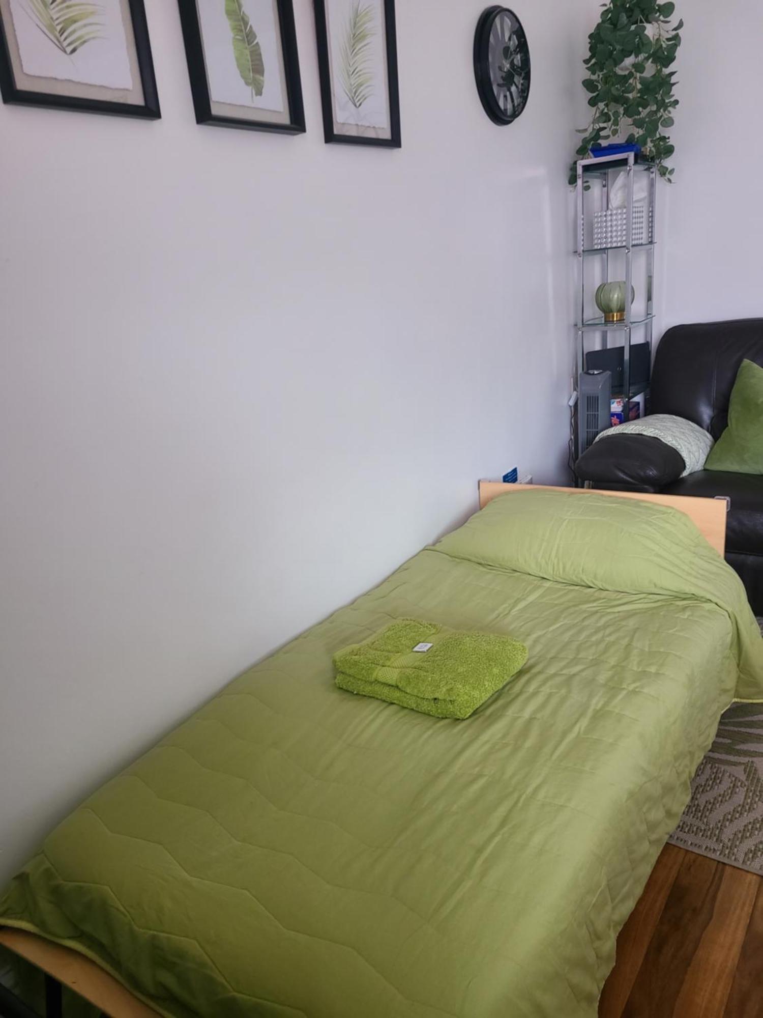Vale View Apartment, Prestatyn, North Wales - A Stylish, Dog-Friendly Holiday Let Just A 5 Min Walk To Beach & Town! Экстерьер фото