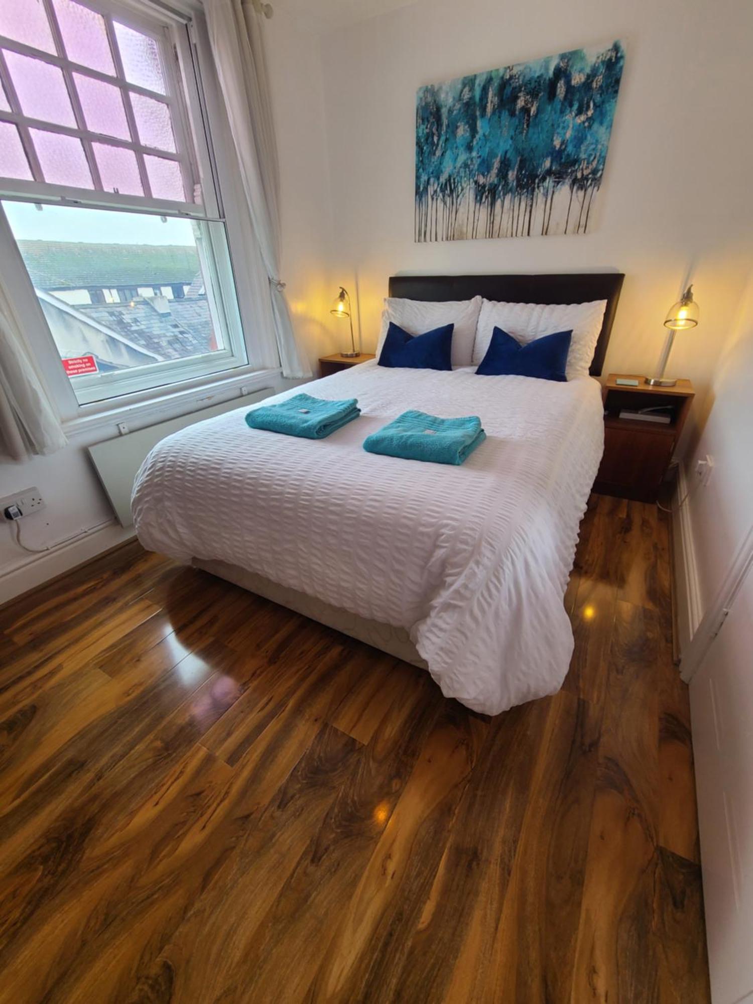 Vale View Apartment, Prestatyn, North Wales - A Stylish, Dog-Friendly Holiday Let Just A 5 Min Walk To Beach & Town! Экстерьер фото